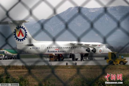 当地时间11月29日，一架载有81人的Avro RJ85客机在哥伦比亚坠毁。据麦德林何塞·玛丽亚·科尔多瓦国际机场在官方社交网站发布消息称，坠机客机注册号为CP2993。机上载有72名乘客和9名机组人员。图为该机型资料图。
