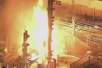 美国西海岸最大炼油厂爆炸后起火