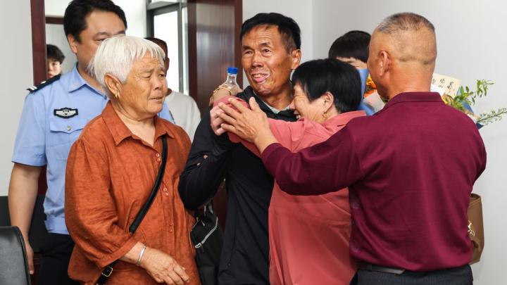 兄妹失散70年 浙江警方DNA寻亲助力再“相见”