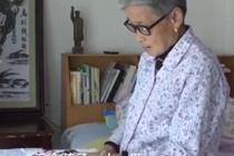 8旬奶奶手绘家庭记事本20年